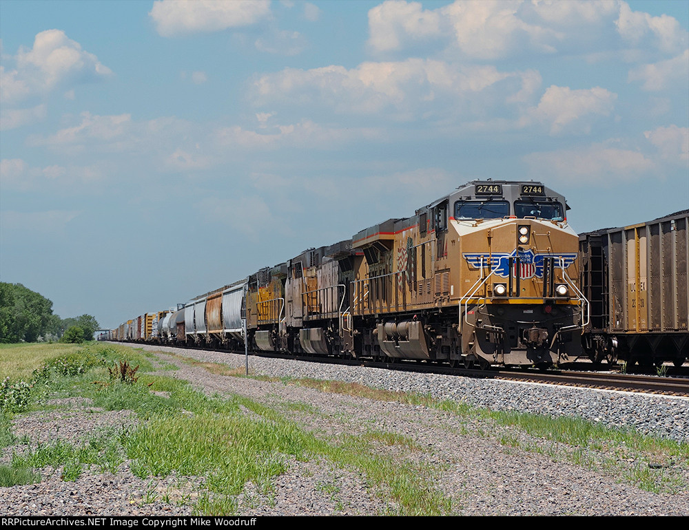 UP 2744